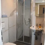 Kudamm アパート *