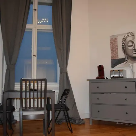 Kudamm Apartment *